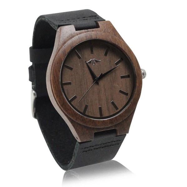 Montre homme en noyer gravé avec bracelet en cuir noir et cadran en noyer, montre en bois, montre en bois personnalisée, montre homme,(W009)