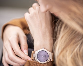 Reloj de arce grabado con brazalete de maple y esfera morada, reloj de mujer, reloj grabado (W125)