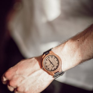 Engraved Walnut Wood Men’s Watch, Black Leather Strap, Light Brown Wood Watch, Personalized Watch, Christmas Gift for Him, Gift for Husband