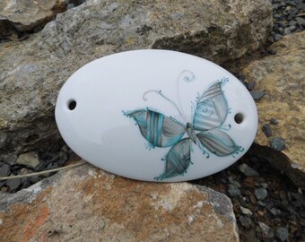 Door sign with modern turquoise butterfly made of porcelain (11 x 7 cm), hand-painted, weatherproof