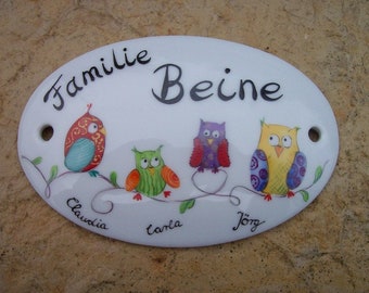 Door sign with colorful owls made of porcelain, hand-painted with surname and first name, bell, front door, 9 x 12 cm