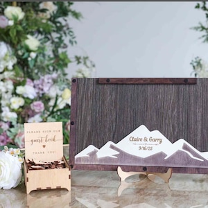 Cartello di benvenuto personalizzato per matrimonio in montagna: alternativa rustica al libro degli ospiti per un'avventura insieme