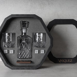 Personalized Whiskey Decanter Set with Engraved Glasses in Wooden Box - Elegant Bar Gift for Men