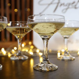 Engraved Vintage Style Coupe Glass Set Personalized French Champagne Glasses Bridal Showers Celebrations Wedding Glass Set