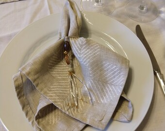 Beige flower napkins