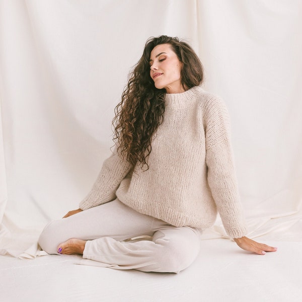 Soft Cable Knit Sweater, White Relaxed Fit Jumper, Creamy Alpaca Pullover, Chunky Knit Wool Sweater, Knitted Jumper, Oversized Woman Sweater