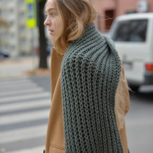 Rib knit green scarf, chunky alpaca scarf, long knit scarf, knit blanket, oversize wool scarf, blanket scarf, fisherman unisex scarf, gift image 4