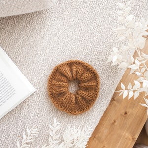 Brown mohair cable knit hair scrunchies, camel taupe fluffy women&#39;s knitted ties, beige handmade alpaca wool hair accessories for woman,gift