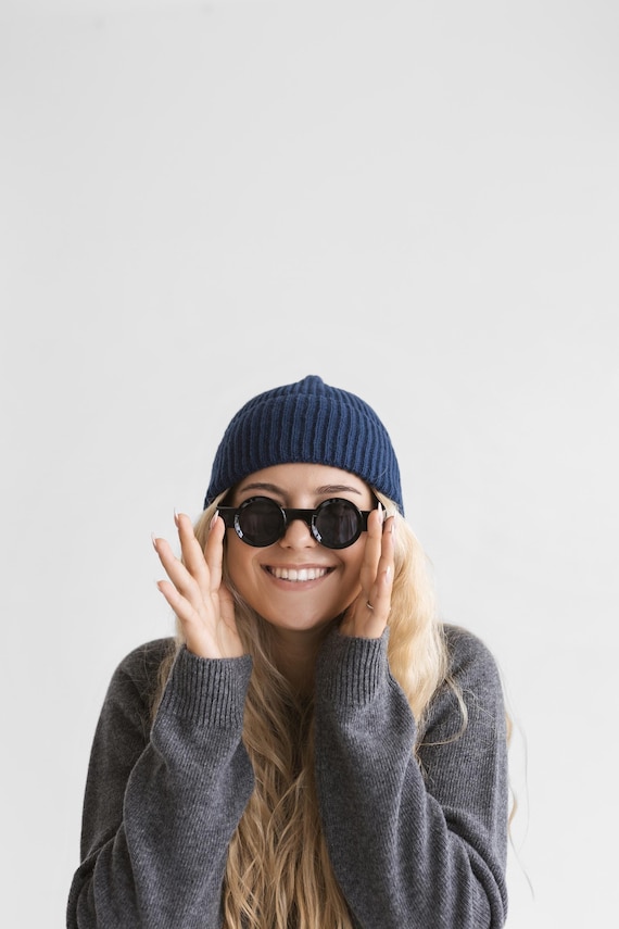 Blue Knitted Merino Wool and Cashmere Hat for Women, Indigo  display picture 1