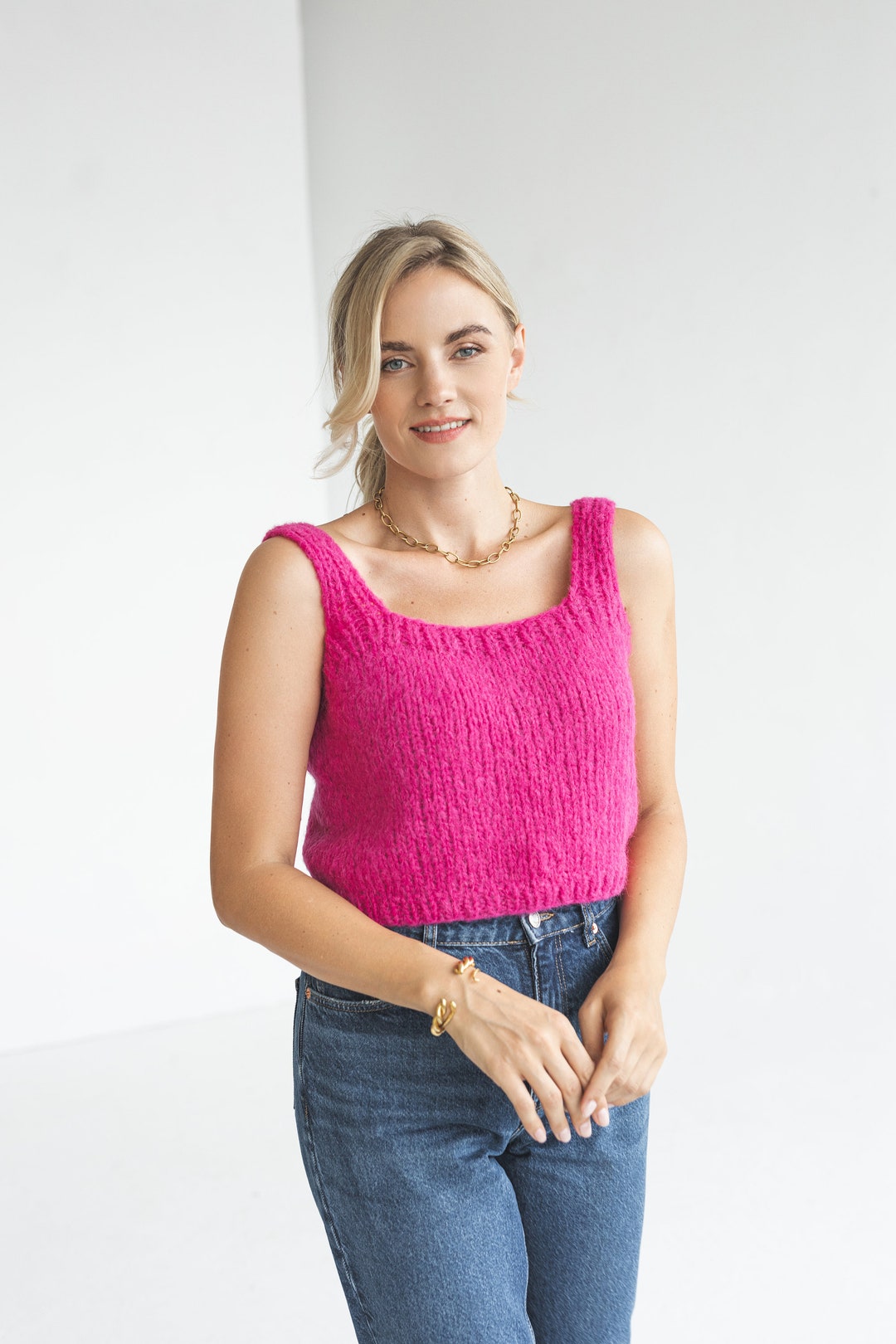 THESHISHIKUI ニットキャミ P.PINK タンクトップ Courtney Pink Crochet Ruffle Tank Top | Sassy Shortcake
