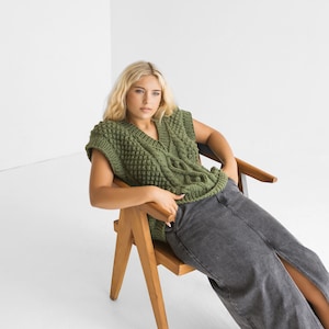 Chunky knit forest green alpaca wool sweater vest, cable knitted deep v-neck winter gilet, thick Fair Isle hand-made top pullover with braid
