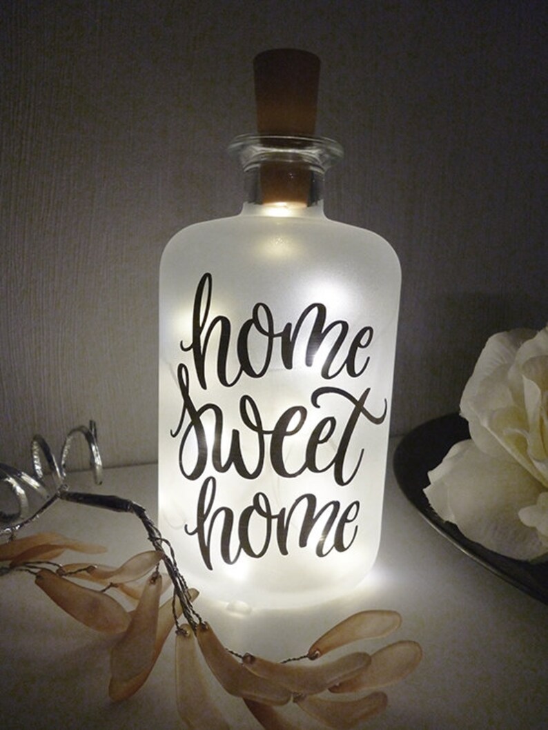 Dekoflasche mit Beleuchtung Home Sweet Home LED Lampe Bottlelight Flaschenlicht Leuchtflasche Geschenk Partylicht Lichterkette Bild 1