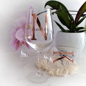 Weinglas XL mit Namen und Monogramm roségold personalisiertes Geschenk für Freundin Hochzeitsgeschenk Geburtstag JGA Bild 1