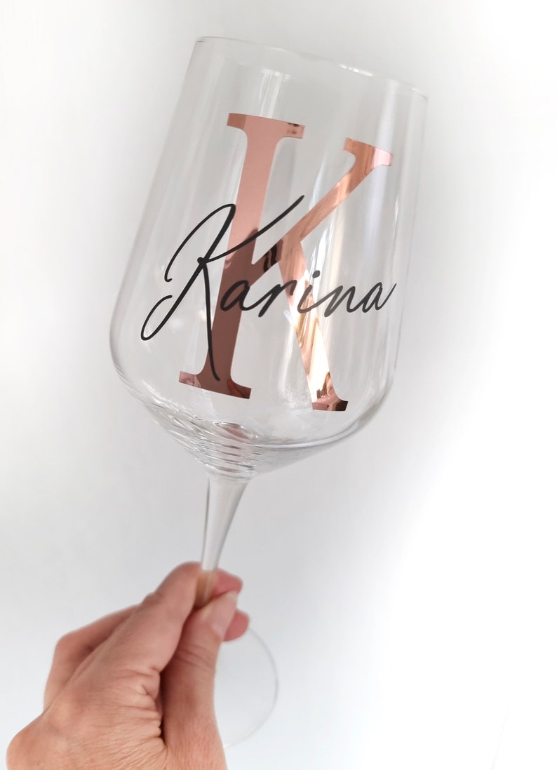 Weinglas XL mit Namen und Monogramm roségold personalisiertes Geschenk für Freundin Hochzeitsgeschenk Geburtstag JGA Schrift 1