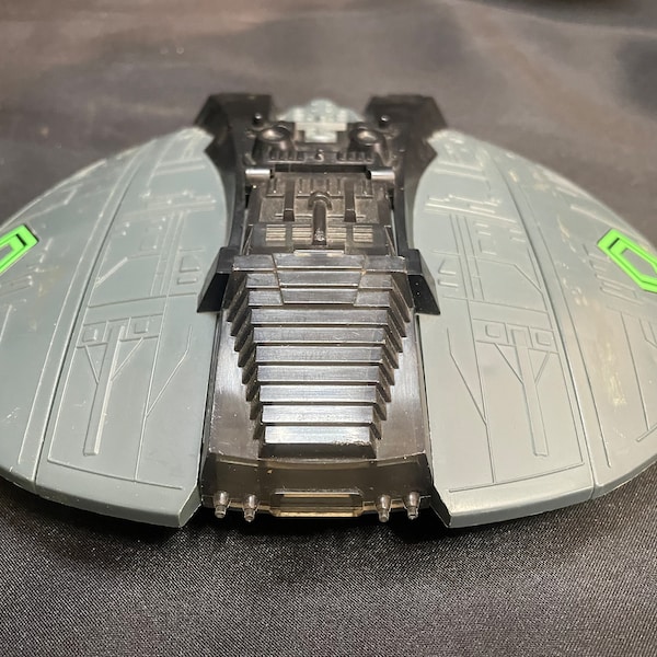 1978 Cylon Raider w/firing missiles