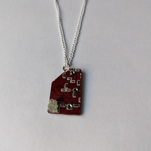 Rotes GPU Unikat Technologie Halskette