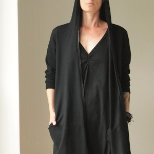 Long black oversized zip-up hoodie – unique cut, two-way zipper, pockets, customizable, long design, original style