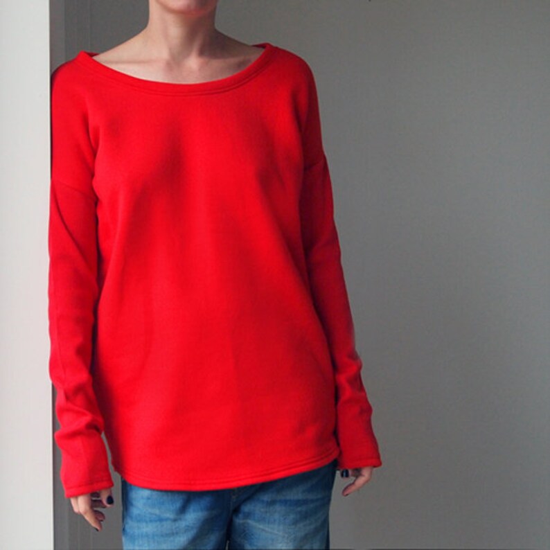 sudadera roja oversize