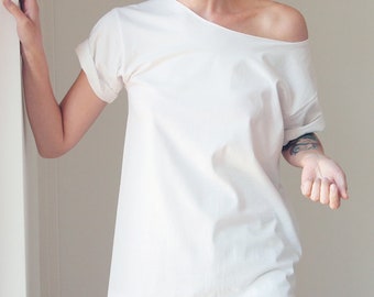 White Tshirt Oversize tshirt Slouchy OffShoulder Oversize Gift Tshirt T-shirt T shirt  Off the Shoulder Shirt Funny  Cozy Tee Feminin