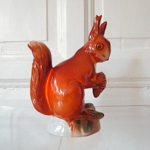 Lampada a sospensione in ceramica a forma di scoiattolo, un vero oggetto vintage.