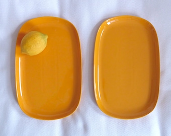 Two 1970s ceramic serving plates/bowls, pair, true vintage
