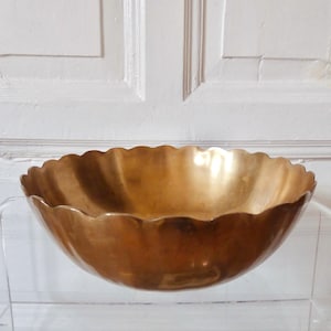 Brass bowl true vintage