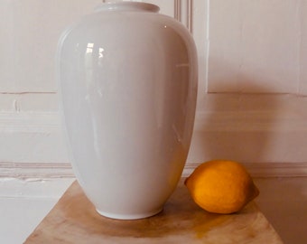 Vase en porcelaine de Weimar blanc objet vintage du milieu du siècle