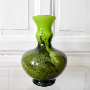 Opaline Florence Vetreria di Borgonovo vase mouth-blown glass art object Italy 60s vintage interior