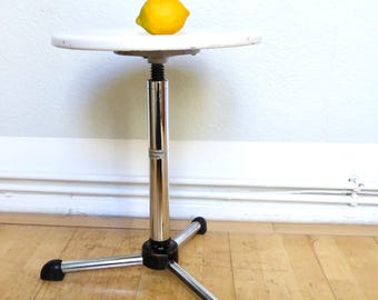 Taburete giratorio original de médico ADMI, vintage, regulable en altura, de la década de 1950.