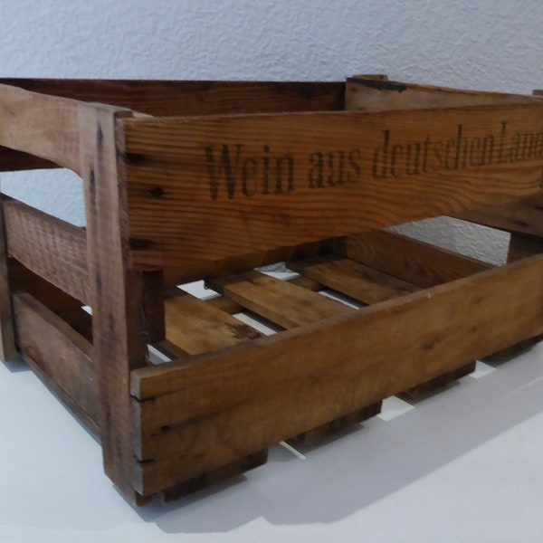 Alte Wein Holz Kiste Wein aus  deutschen Landen true Vintage  Objekt