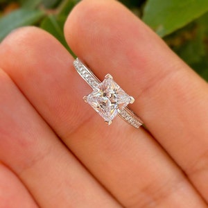 square shaped engagement ring