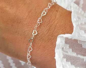 Lovely and dainty heart to heart bracelet, Minimalistic 925 sterling silver friendship bracelet, gift for her