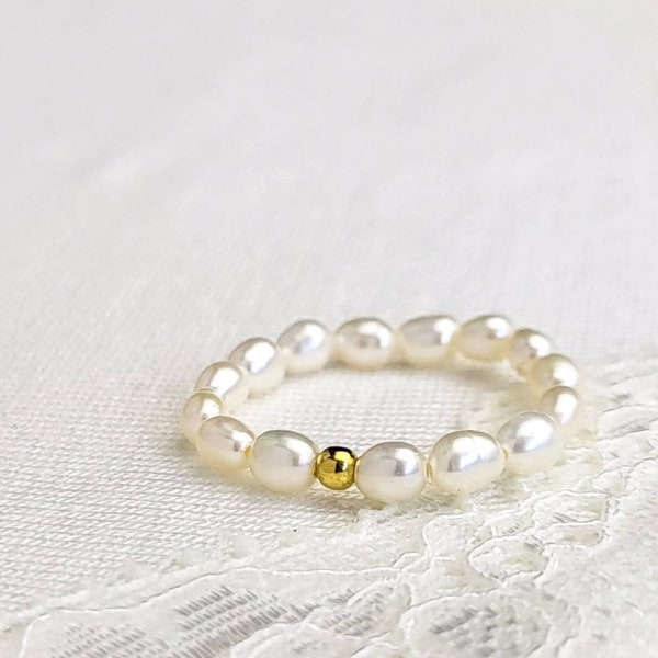 Pearl Ring, Perlenring Süßwasserperle, Ring mit echter Perle, Perlenring elastisch, Damenring mit Perle von Maj Stougaard
