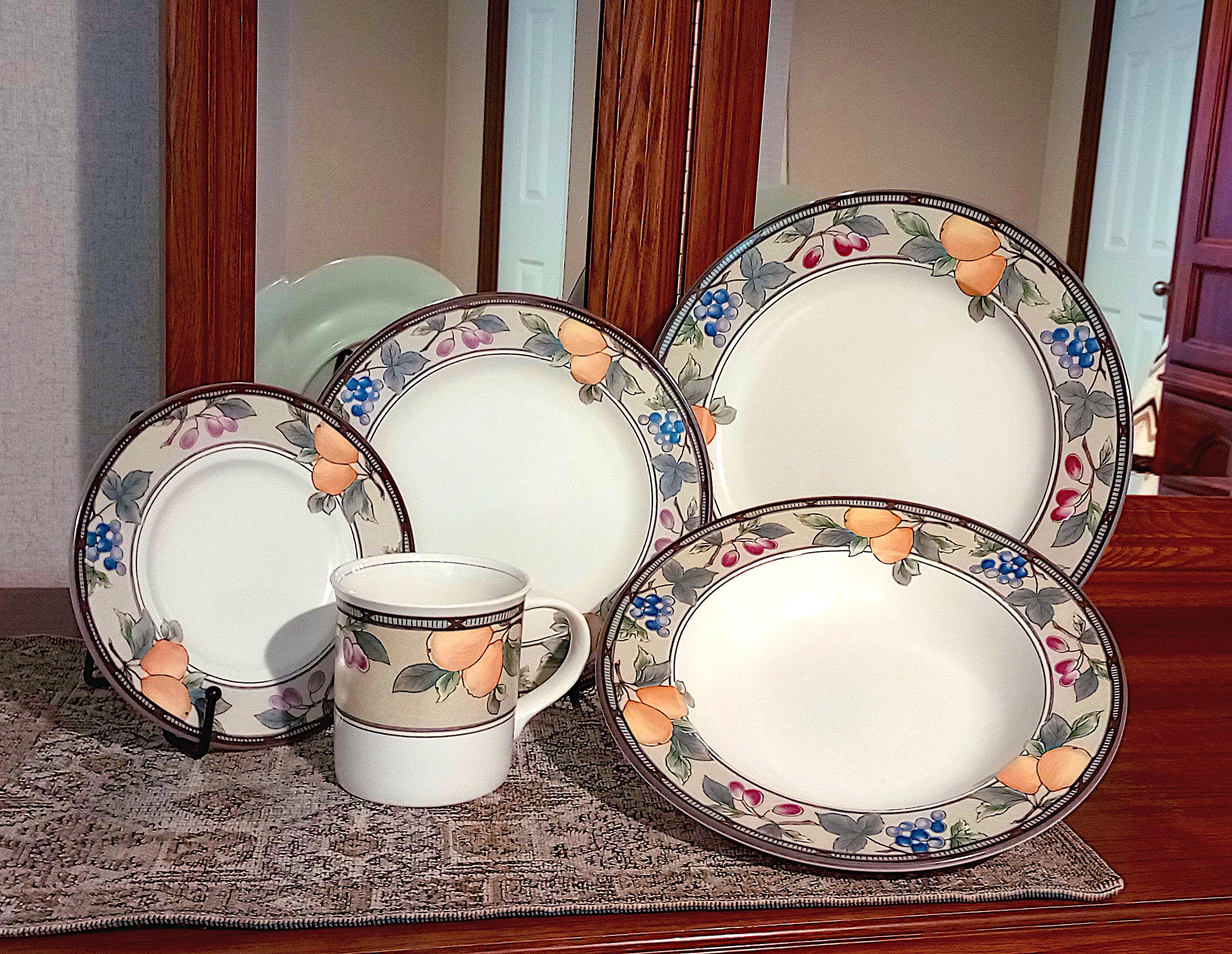  Dinnerware　Harvest Festival　プレート Harvest Vintage Plates - Etsy