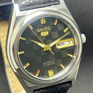 Old Vintage Seiko 5 Automatic Day Date Movement No. 7S26A Japan Made Men's Watch