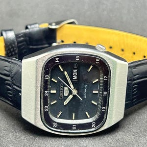 Old Vintage Seiko 5 Automatic Black Dial Day Date Movement No. 6309A Railway Time Japan Made Men's Wrist Watch