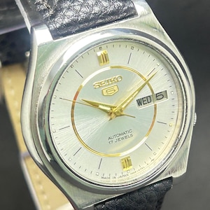 Old Vintage Seiko 5 Automatic Day Date Movement No. 7009A Japan Silver Dial Made Men's Watch