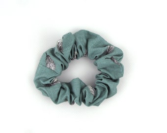 Scrunchie aus Baumwolle. Haargummi, Zopfgummi, Hairbun mit Federn