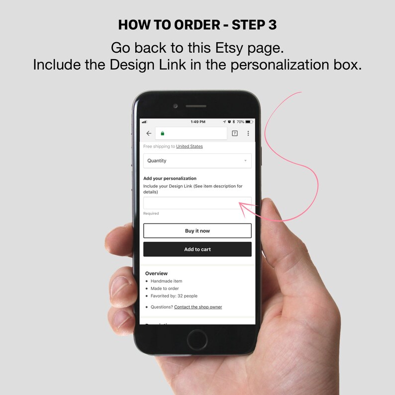K&ouml;nnte beinhalten: Ein Screenshot einer Etsy-Produktseite, auf der der Abschnitt "Deine Personalisierung hinzuf&uuml;gen" mit einem Textfeld angezeigt wird, in das K&auml;ufer einen Design-Link einf&uuml;gen k&ouml;nnen. Das Textfeld ist mit "Erforderlich" gekennzeichnet.