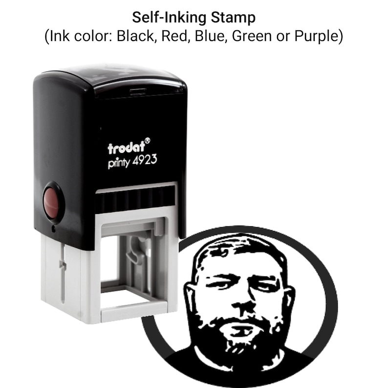 Puede incluir: Un sello autoentintado negro con el texto "trodat&reg; printy 4923" y un bot&oacute;n rojo. El sello est&aacute; dise&ntilde;ado para ser utilizado con tinta negra, roja, azul, verde o morada.