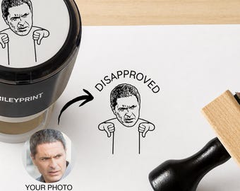 Sello personalizado con pulgar hacia abajo // Sello divertido de desaprobación a partir de una foto, texto personalizado, regalo personalizado para tu compañero de trabajo o supervisor favorito XO