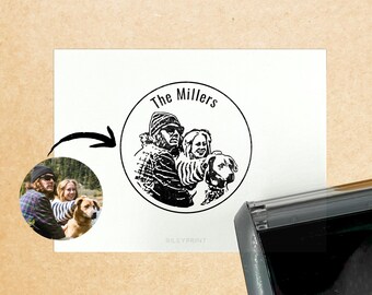 Family Portrait with Pet Stamp // Custom Portrait Stamp, Unique Family Portrait Gift, Sign Christmas Card, Family Name Self-Inking, Gift Tag