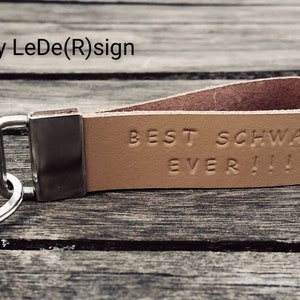 Schlüsselanhänger mit Wunschtext handgestempelt Rindsleder personalisiert Hellbraun