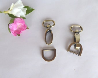 reduced!! 4 carabiners and matching D-rings antique gold (84/85)