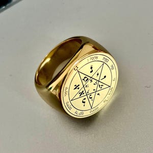 Witchcraft Second Pentacle of Venus ring Goetia amulet lesser key talisman