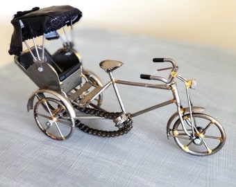 triciclo de metal