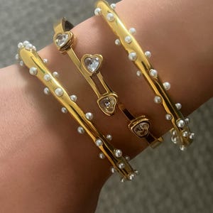 Gold Heart Cubic Zirconia Pearl Bangle Bracelet – Stacking Elegance