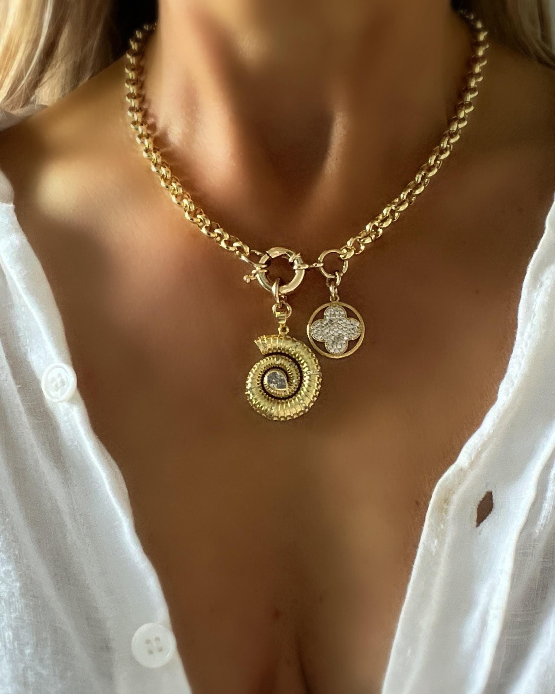 アイリービーチ　shell clover necklace Pearl Shell Clover GOLD FILLED Paper Clip, Satellite Chain