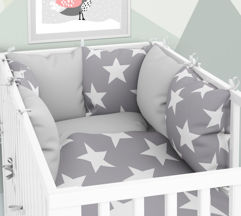 Babybett-W/äsche und Kissen-Nestchen Sechs Kissen samt Bez/ügen f/ür das Babybett 70 x 140 cm