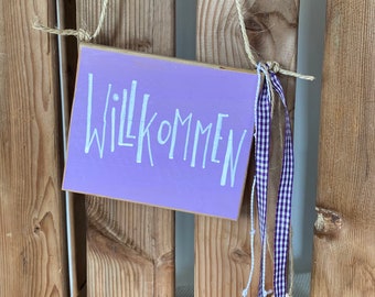 Small welcome sign